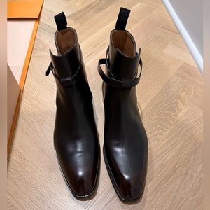 LV Vendome Jodhpur
Product ID : 1A7ZOE
COLOR : Mocha